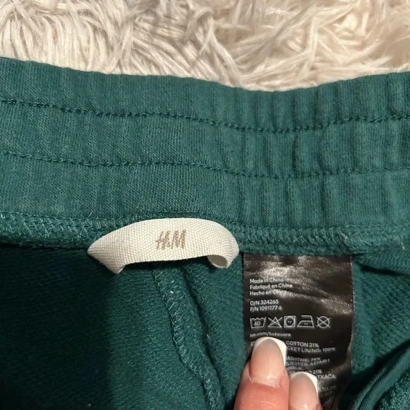 Green Sweatpants - Picture 2 of 2